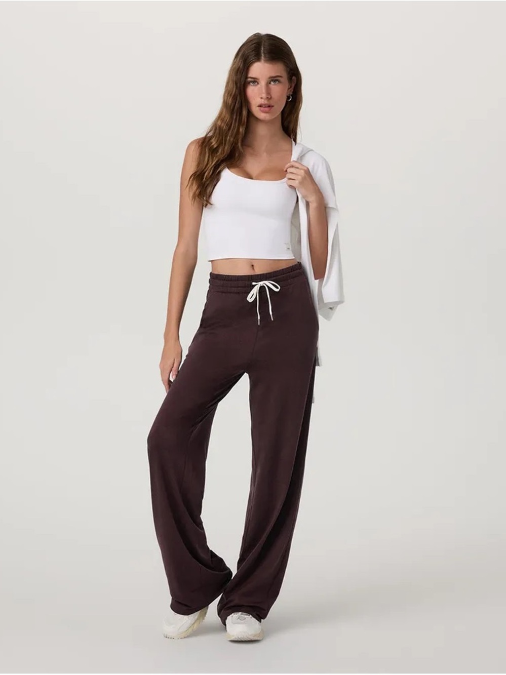 VUORI Halo Wideleg Pants (Raisin) - Picture 2 of 5